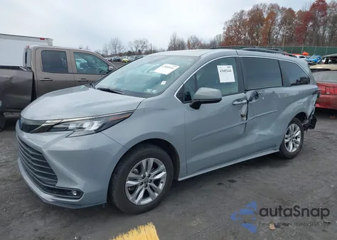 2022 Toyota Sienna Xle Woodland Edition z USA, uszkodzony, nr VIN 5TDASKFC1NS049157